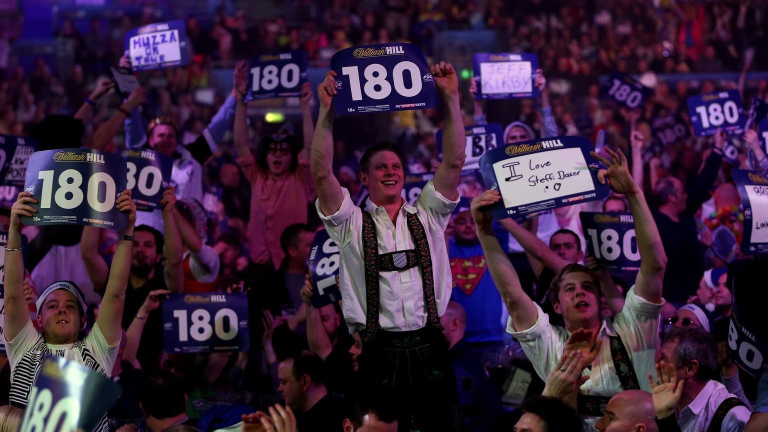 Die Fans im Londoner «Ally Pally» wollen nur die «180» sehen.