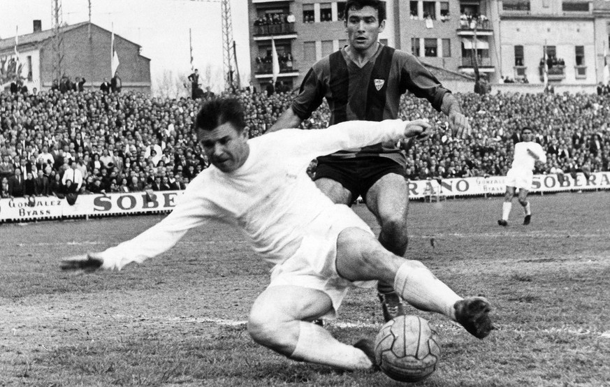 A photoraph showing former Hungarian legendary soccer player Ferenc Puskas (bottom) as a Real Madrid player during the 1963/64 season of the Spanish First Division soccer match against Levante Club at ...