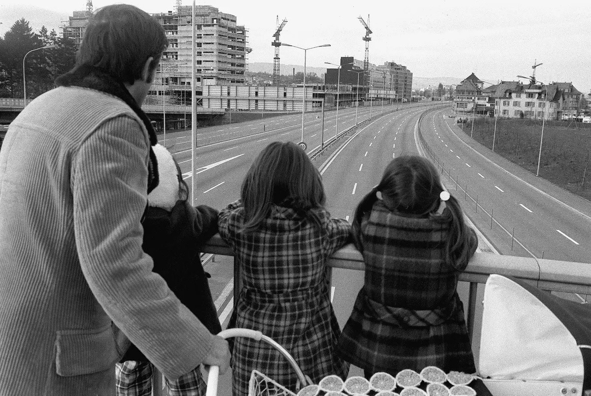 Schweizer autofreie Sonntage 1973 aufgrund der Ölkrise.
