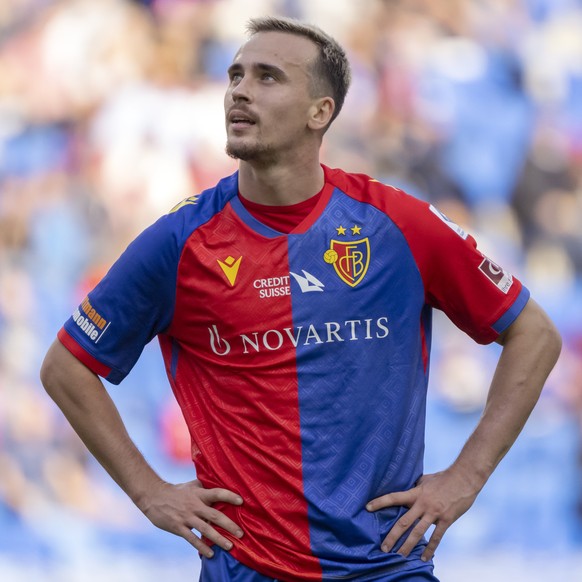 Basels Liam Millar nach seinem Schuss an die Torumrandung im Fussball Meisterschaftsspiel der Super League zwischen dem FC Basel 1893 und dem FC Winterthur im Stadion St. Jakob-Park in Basel, am Sonnt ...