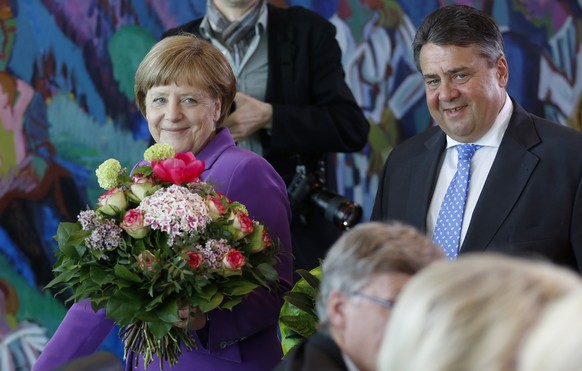Sigmar Gabriel mit Angela Merkel.
