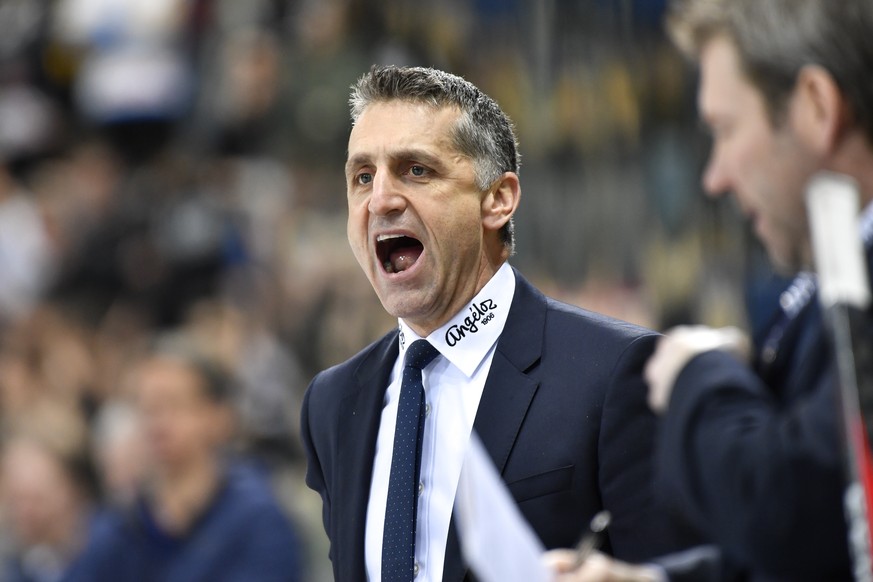 ARCHIVBILD ZUR ENTLASSUNG VON TRAINER MARK FRENCH BEIM HC FRIBOURG GOTTERON, AM SAMSTAG, 5. OKTOBER 2019 - Der Fribourger Headcoach Mark French (CAN) hinter der Bande feuert seine Mannschaft an, beim  ...