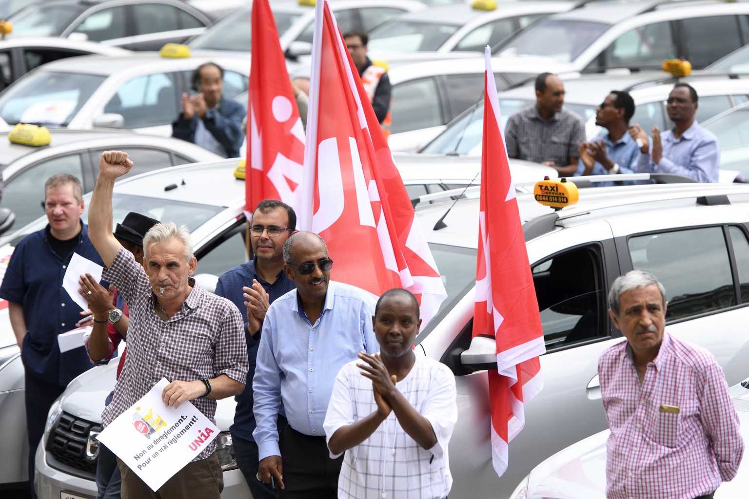 ARCHIVBILD ZUR MK DER UNIA ZUM THEMA PLATTFORM-ARBEIT --- Des chauffeurs de Taxi lausannois manifestent contre la reconnaissance de Uber comme centrale d&#039;appels ce mardi 8 mai 2018 a Lausanne. Le ...