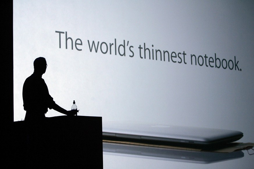 2008 präsentierte Steve Jobs das erste Macbook Air.<br data-editable="remove">