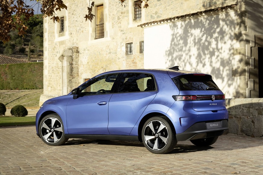 Erste Auslieferungen sind ab Spätsommer 2026 bei Schweizer Händlern geplant.