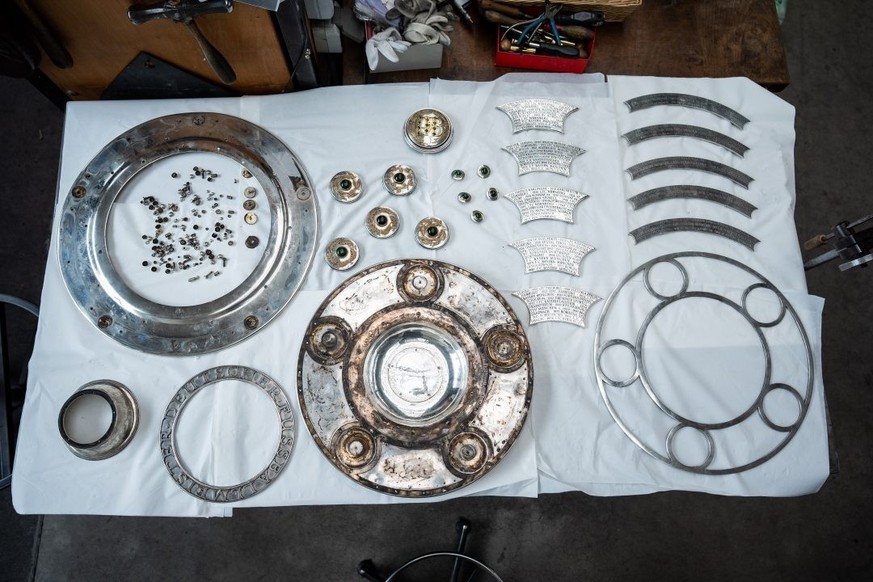 Die Meisterschale zerlegt in ihre Einzelteile.