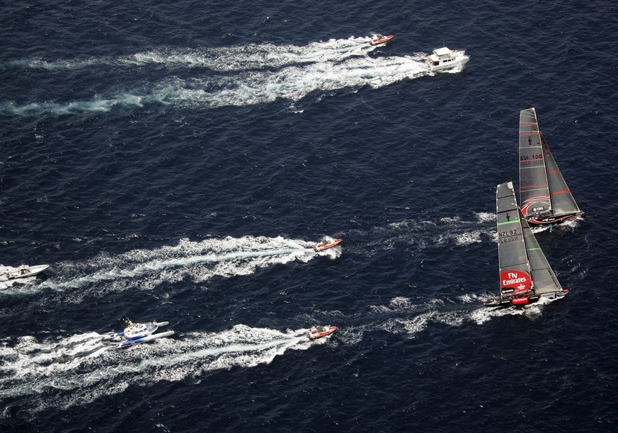 ZUM 10. JAHRESTAG DER TITELVERTEIDIGUNG DES AMERICAS CUP DURCH DAS SCHWEIZER TEAM ALINGHI AM SAMSTAG, 3. JULI 2017, STELLEN WIR IHNEN FOLGENDES BILDMATERIAL ZUR VERFUEGUNG  America&#039;s Cup defend ...