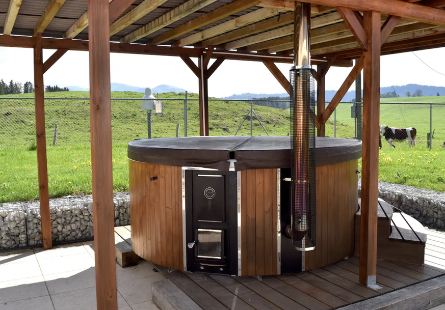 Sainte-Croix Airbnb Wellness Whirlpool Rauszeit Schweiz
