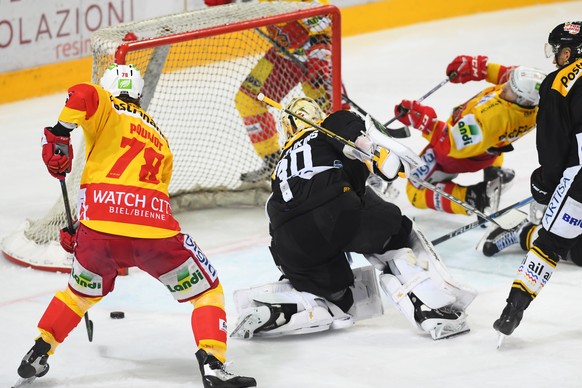 Bienne&#039;s player Marc-Antoine Pouliot scores the 0-1 goal, during the fourth match of the semifinal of National League Swiss Championship 2017/18 between HC Lugano and EHC Bienne, at the ice stadi ...