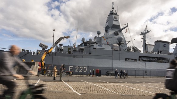 epa12412595 The German Navy air defense frigate FGS Hamburg F220 is docked in Copenhagen, Denmark, 28 September 2025. The frigate will remain around the Danish capital during the upcoming EU summit. E ...