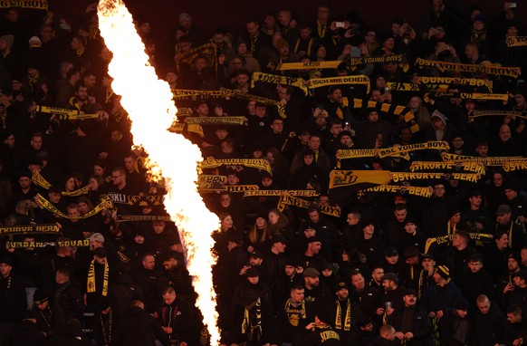 epa12553577 Fans of Young Boys hold up scarves ahead of the UEFA Europa League league phase match between Aston Villa and BSC Young Boys in Birmingham, Britain, 27 November 2025. EPA/ADAM VAUGHAN