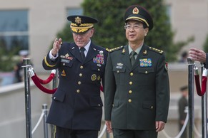 General Fang Fenghui (rechts) wird in Washington mit militärischen Ehren empfangen.