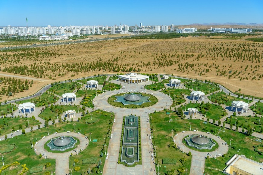 Turkmenistan the best photos from the country where no Swiss have lived since 2016.  Only Swiss watson.ch Ashgabat Turkmenistan city cape, skyline of beautiful architecture and parks in Ashgaba...