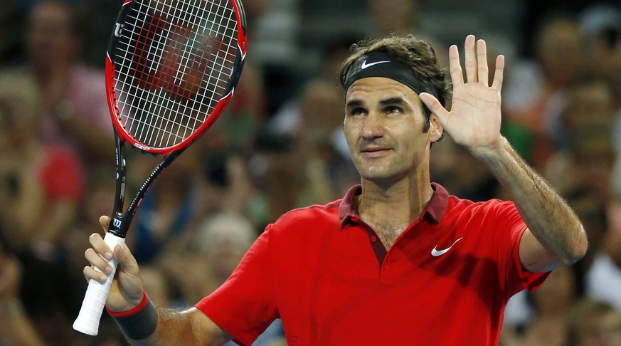 Beinahe scheint es, als ob sich Federer beim Publikum dafür entschuldigt, es heute nur kurz unterhalten zu haben.
