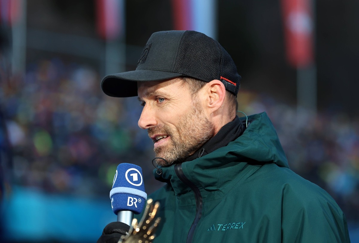 74.Internationale Vierschanzentournee, Skispringen, Herren, Weltcup, Oberstdorf, WM-Skisprung Arena in Oberstdorf, 4hills Sven Hannawald, ehemaliger Skispringer und TV Experte ARD, Kopf, Oberk�rper mi ...