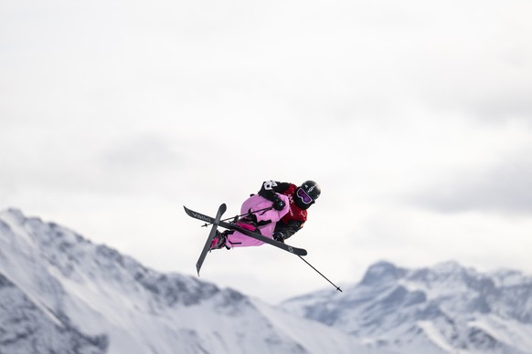 epa12655836 Andri Ragettli of Switzerland in action during the final run of the men's Freeski Slopestyle of the FIS Freeski World Cup event in Laax, Switzerland, 17 January 2026. EPA/ANDREAS BECK ...