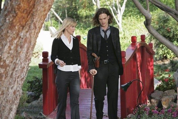 A.J. Cook and Matthew Gray Gubler in Criminal Minds (2005)