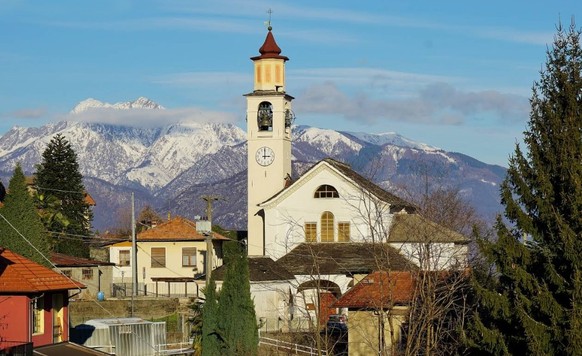 Montebuglio – Prov. di Verbano Cusio-Ossola, Piemonte, Italia. 
https://www.google.com/maps/place/Church+of+Saint+Thomas+Apostle/@45.9037507,8.4045855,3a,78.4y,90t/data=!3m8!1e2!3m6!1sCIHM0ogKEICAgID4 ...