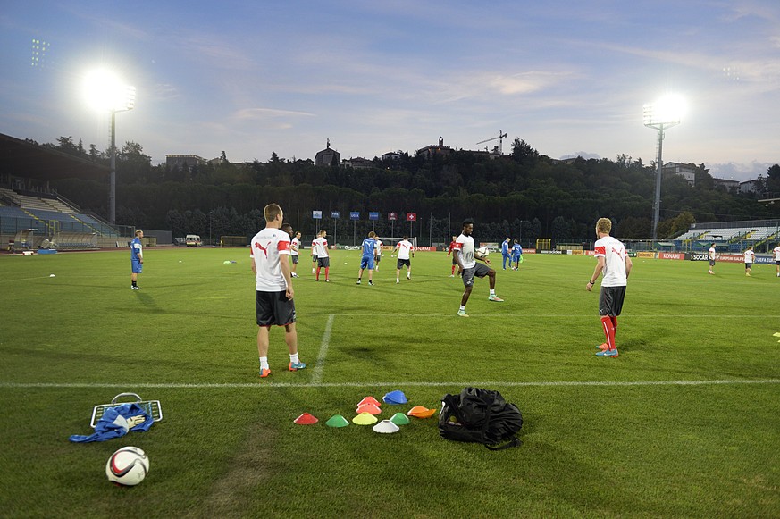 Fünf-Sterne-Aussicht, aber ein Zwei-Sterne-Rasen: Das&nbsp;«Stadio Olimpico di Serravalle».