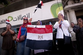 Jubelnde Frauen in Kairo