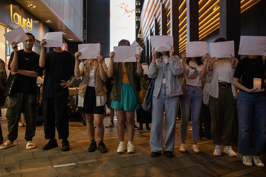 Proteste wegen der Null-Covid-Politik: Im ganzen Land demonstrierten die Menschen, wie hier am 28. November in Hongkong.