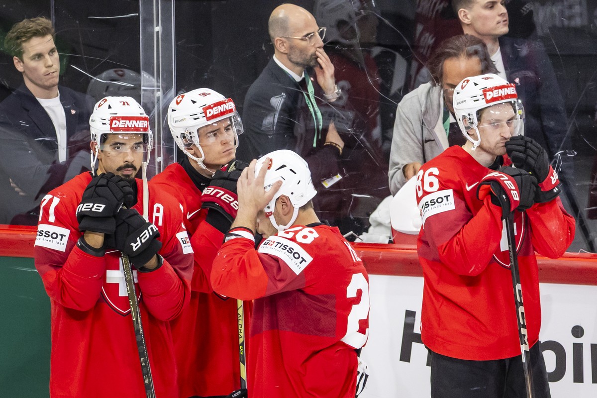 Switerland's players react after the victory of the team USA during the gold medal game between Switzerland and USA at the IIHF 2025 World Championship, at the Avicii Arena (Globe), in Stockholm, ...
