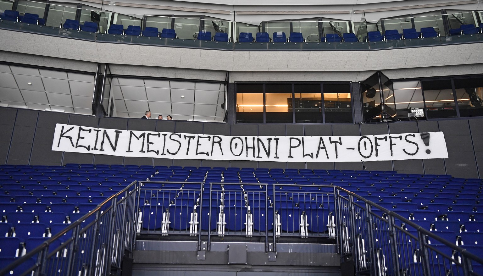 ARCHIVBILD ZUM ABBRUCH DER SAISON DER NATIONAL LEAGUE, AM DONNERSTAG, 12. MAERZ 2020 - Leere Zuschauerraenge im Zuercher Hallenstadion beim Eishockeyspiel der National League ZSC Lions gegen den EV Zu ...