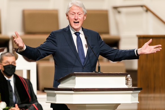 epa08970142 A handout photo made available by the Atlanta Braves showing Former President Bill Clinton speaks during funeral services for Henry &#039;Hank&#039; Aaron, longtime Atlanta Braves player a ...