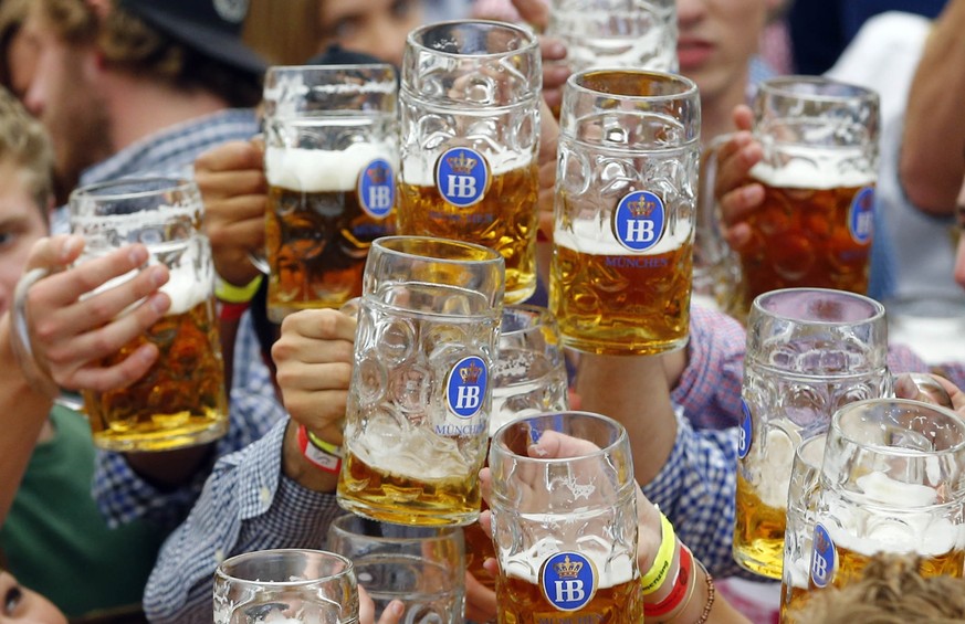Auswirkungen von Alkohol seien schon bei Mengen zu spüren, die bisher als «risikoarm» eingestuft werden, warnte eine am Mittwoch im Medizin-Fachjournal BMJ veröffentlichte Studie.