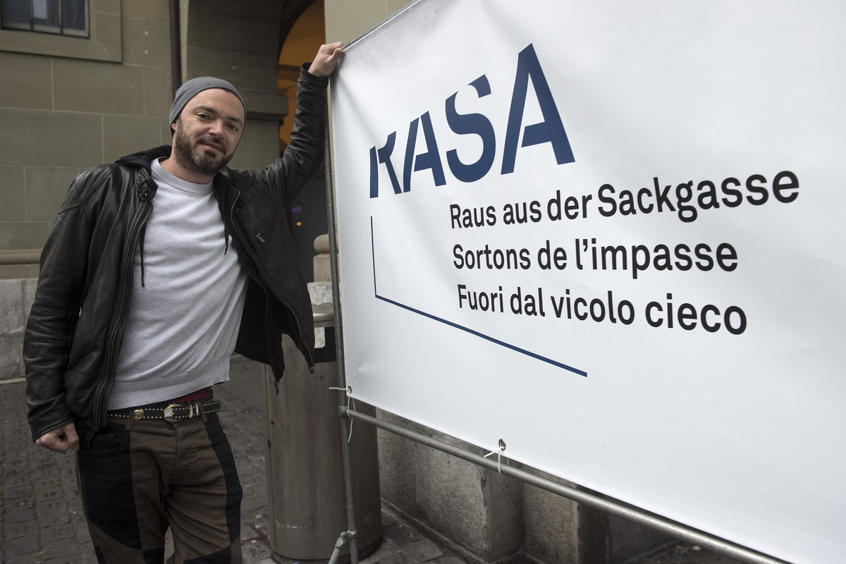 Erstunterzeichner der Initiative war der Rapper Greis.