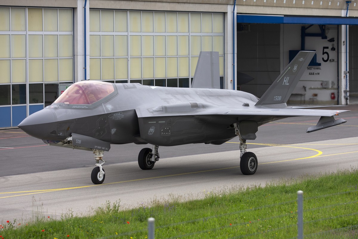 ARCHIVBILD ZUR MELDUNG, DASS DER BUNDESRAT DEM PARLAMENT DEN KAUF VON 36 F-35A KAMPFLUGZEUGEN VORSCHLAEGT, AM MITTWOCH, 30. JUNI 2021 - A Lockheed Martin F-35A fighter jet is pictured prior to a takeo ...
