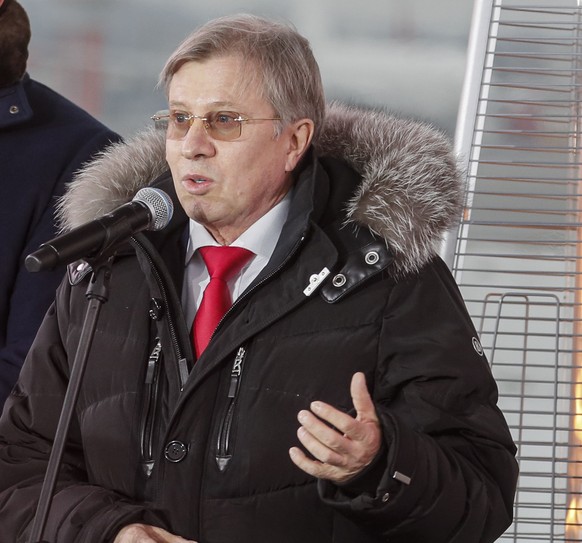 epa08902805 Mikhail Poluboyarinov (C), Chairman of the Management Board, CEO of PJSC Aeroflot and Russia Transport Minister Vitaly Savelyev (R) attend reopening ceremony after the reconstruction of th ...