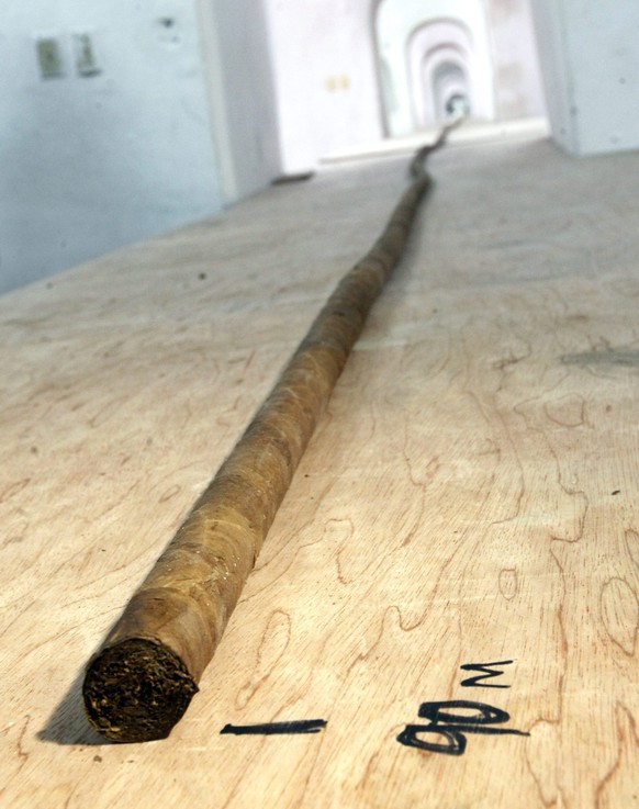 Wir nennen es «Die Schlange»: Die 90 Meter lange Zigarre zu Ehren Fidel Castros.