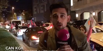 Petardenfeuer und Hymnengesang: Unser Reporter mitten im Siegestaumel des AKP-Lagers