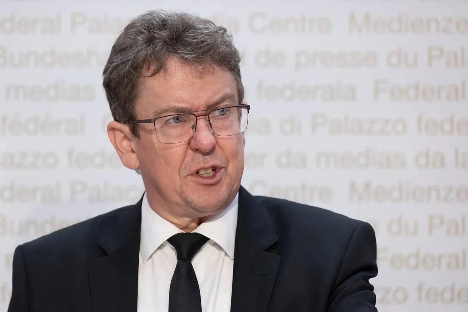 Die Pläne von Energieminister Albert Rösti kommen in der Strombranche nicht gut an.