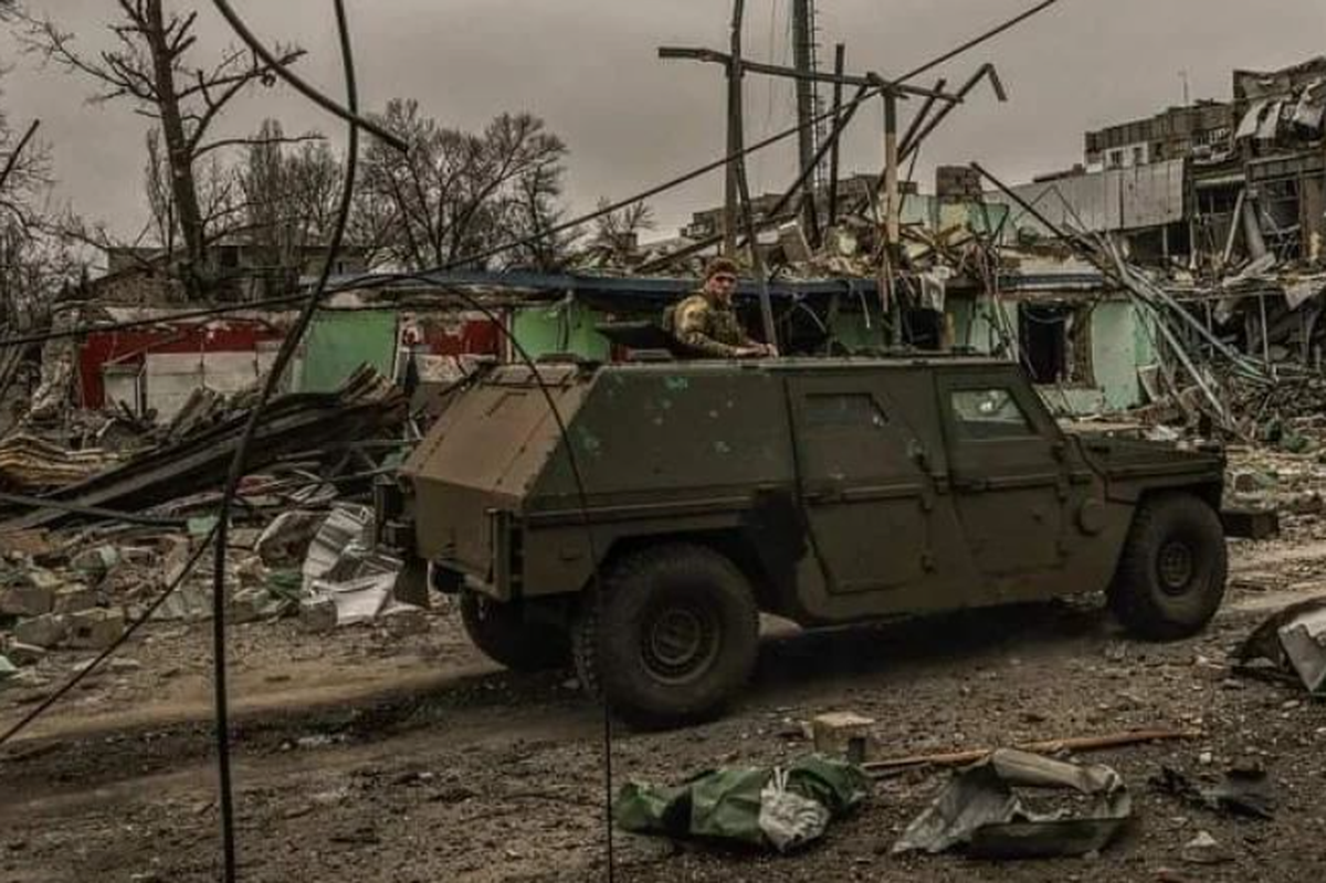 Es ist sicher ein Eagle – aber wie kam das Fahrzeug einer Schweizer Marke in die Ukraine?