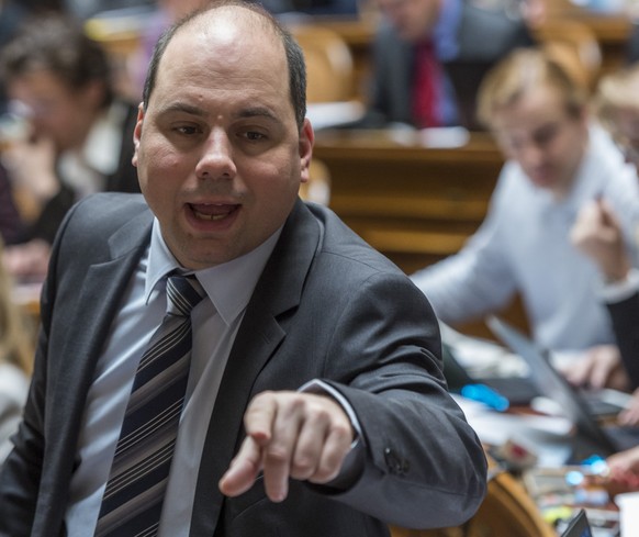 Mauro Tuena, SVP-ZH, gestikuliert an der Fruehlingssession der Eidgenoessischen Raete, am Dienstag, 1. Maerz 2016, im Nationalrat in Bern. (KEYSTONE/Alessandro della Valle)