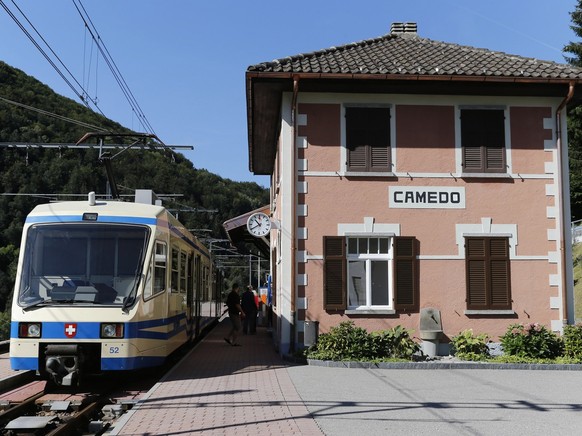 CAMEDO-INTRAGNA, 28.08.2014 - Itinerario Turistico no. 21: Via del Mercato: Camedo - Borgnone - Verdasio - Costa - Pila - Intragna. 

copyright by www.steineggerpix.com / photo by remy steinegger