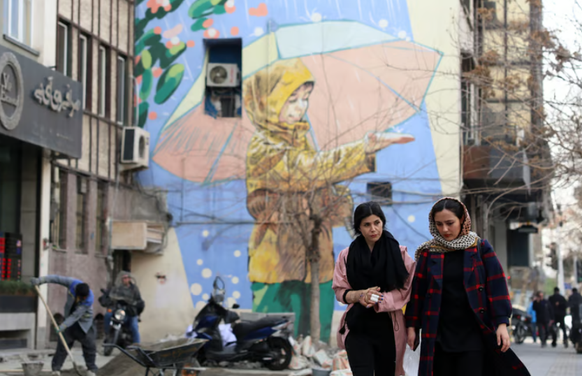 Iranerinnen in Teheran: Was kommt nun auf das Land zu?