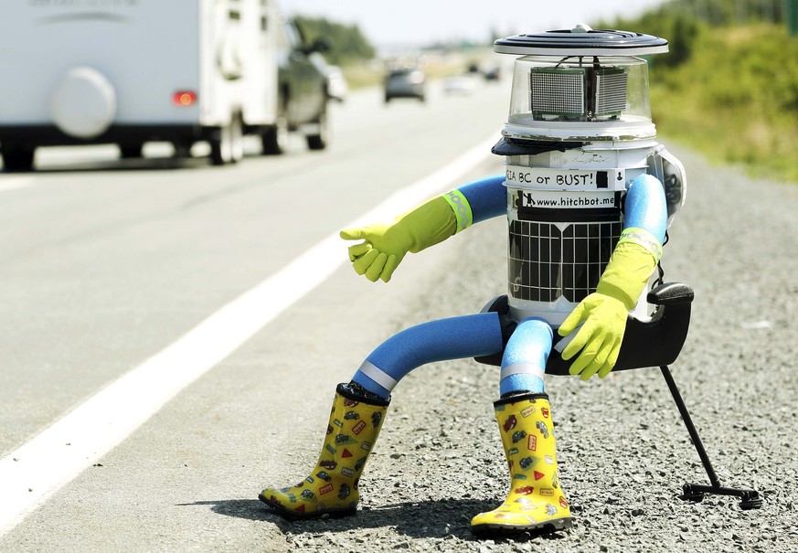 Hitchbot sollte per Anhalter durch Nordamerika reisen. In Philadelphia wurde er von Vandalen totgeprügelt.