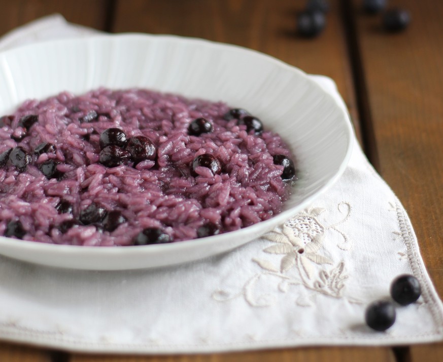 risotto ai mirtilli e vino heidelbeeren reis ticino italia italien tessen http://blog.giallozafferano.it/lacucinadilice/risotto-ai-mirtilli-e-buttafuoco/