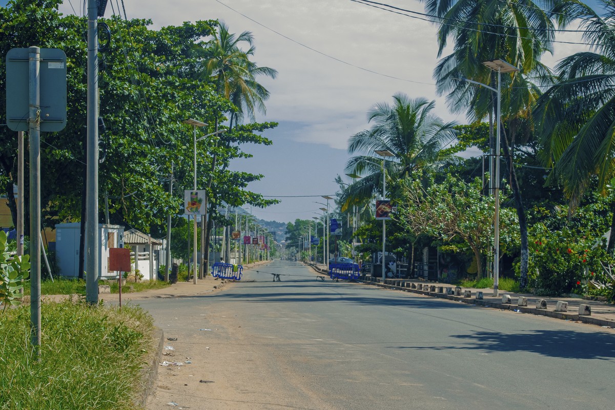 CORRECTS DATE - The streets of Freetown, Sierra Leone, are empty Sunday, Nov, 26, 2023. Sierra Leone's president has declared a nationwide curfew after gunmen attacked the West African country  ...