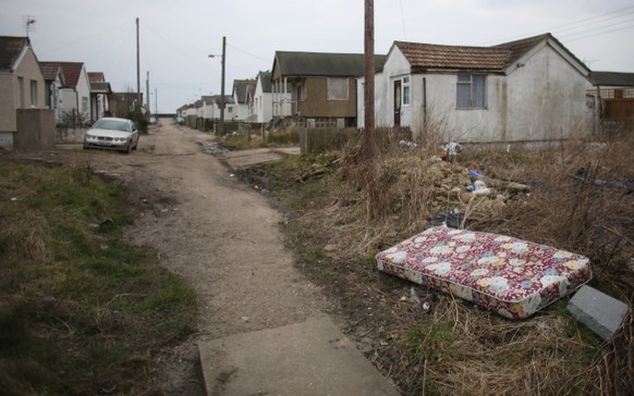 Ferien in der Hölle – 10 Orte, an die Touristen nie zurückkehren wollen
Et voilà. Eine Impression von Jaywick (bei Clacton on sea). Rustikaler Charme und Outdoor-Uebernachtungsmöglichkeiten.