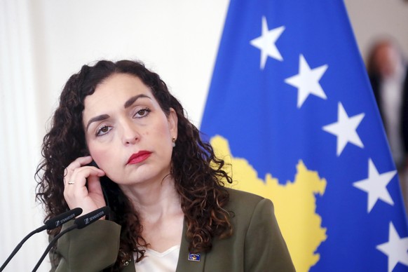 epa12238999 President of Kosovo Vjosa Osmani speaks during a joint press conference after her meeting with President of Latvia Edgars Rinkevics (not pictured) in Riga, Latvia, 15 July 2025. During the ...