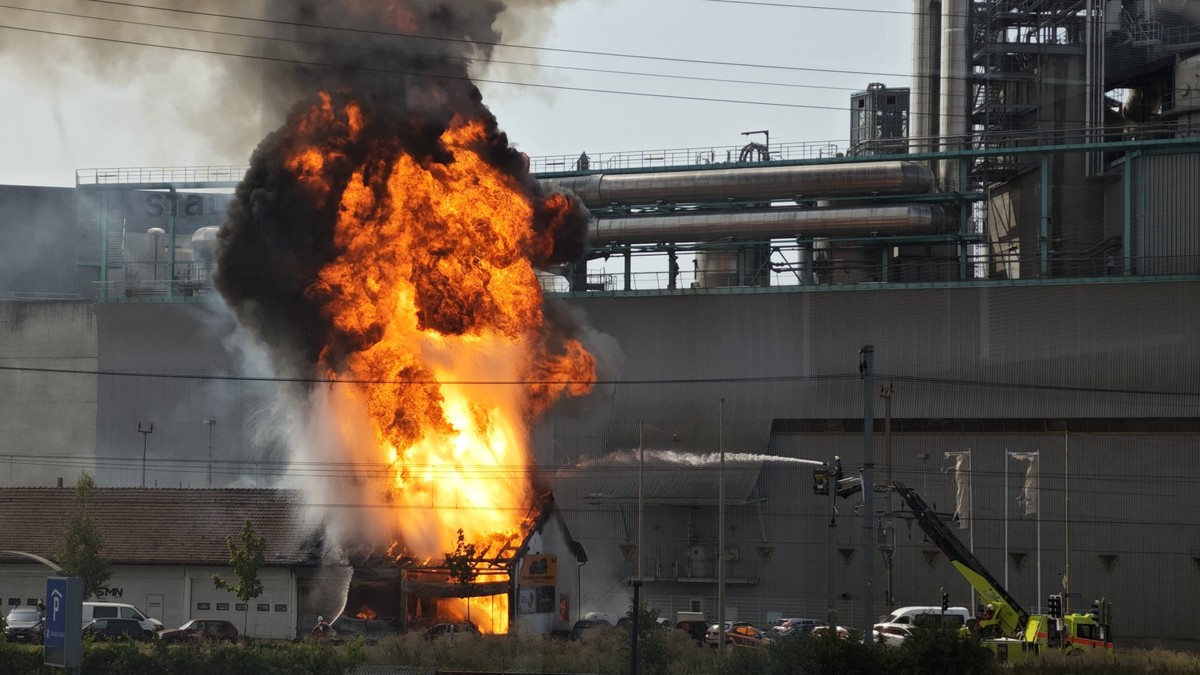 Brand-in-Winterthur-Bahnverkehr-bei-Gr-ze-unterbrochen