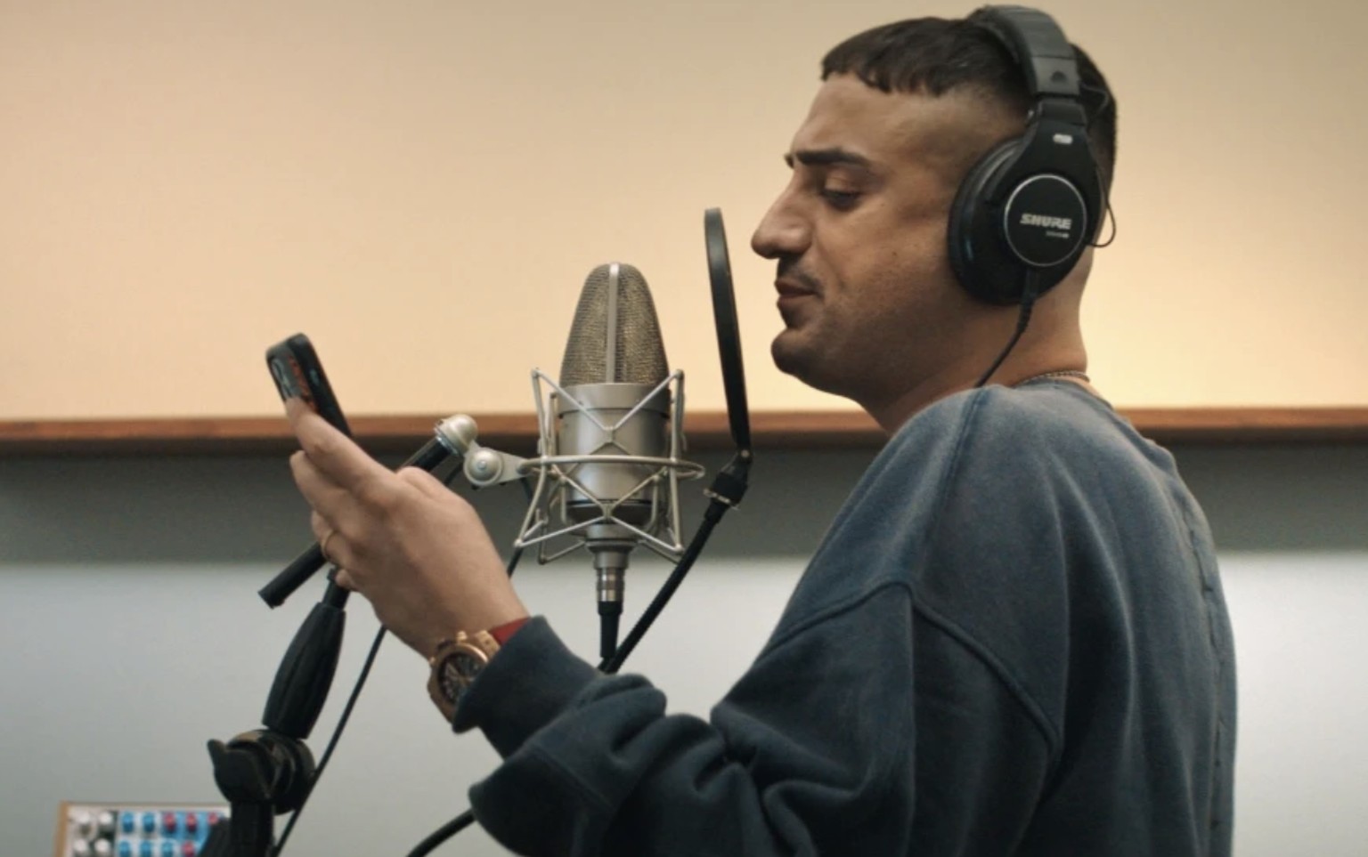 Aykut Anhan zeigt sich in der Doku «Babo» verletzlich.