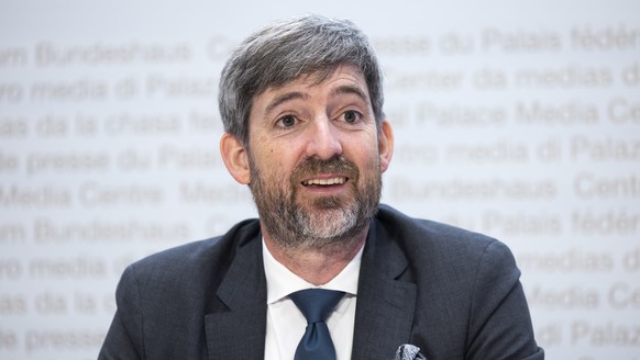 Philipp Kutter, Nationalrat Mitte-ZH, spricht waehrend einer Medienkonferenz zur Reform der Verrechnungssteuer, am Dienstag, 23. August 2022 in Bern. (KEYSTONE/Peter Klaunzer)