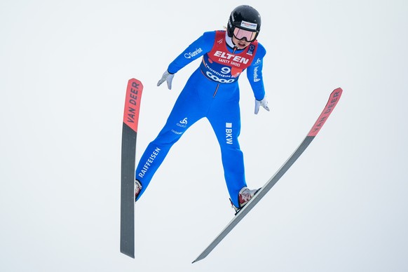 epa11942438 Sina Arnet from Switzerland in action during the Mixed Team Large Hill Ski Jumping competition at the FIS Nordic World Ski Championships in Trondheim, Norway, 05 March 2025. EPA/Terje Pede ...