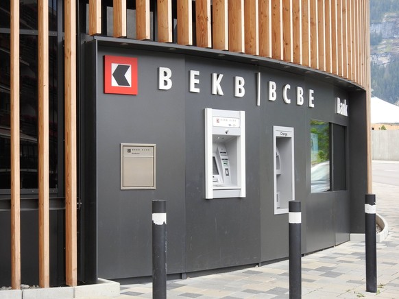 Foto Manuel Geisser 21 .07.2020 Bankenbranche . Im Bild : Bank BEKB Schweiz Logo Schriftzug Geldautomat *** Photo Manuel Geisser 21 07 2020 Banking Industry Picture Bank BEKB Switzerland Logo Logo let ...