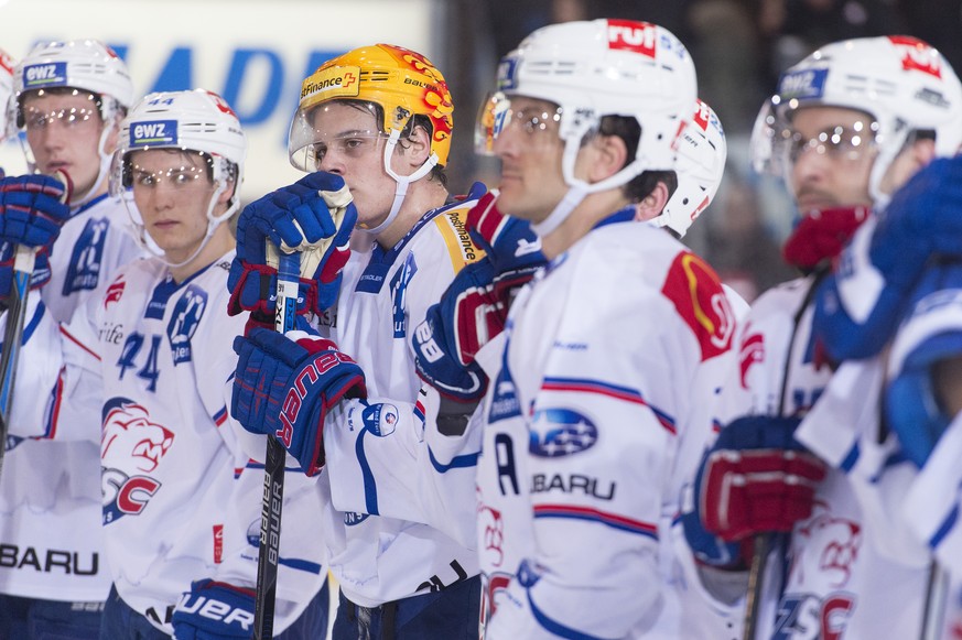 Auston Matthews und seine Kollegen müssen sich im Spitzenkampf gegen Fribourg geschlagen geben.